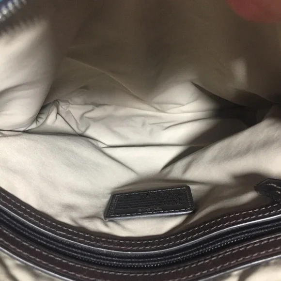 Trade/offer? - TUMI crossbody/shoulder bag. Unisex GUC - Picture 7 of 14